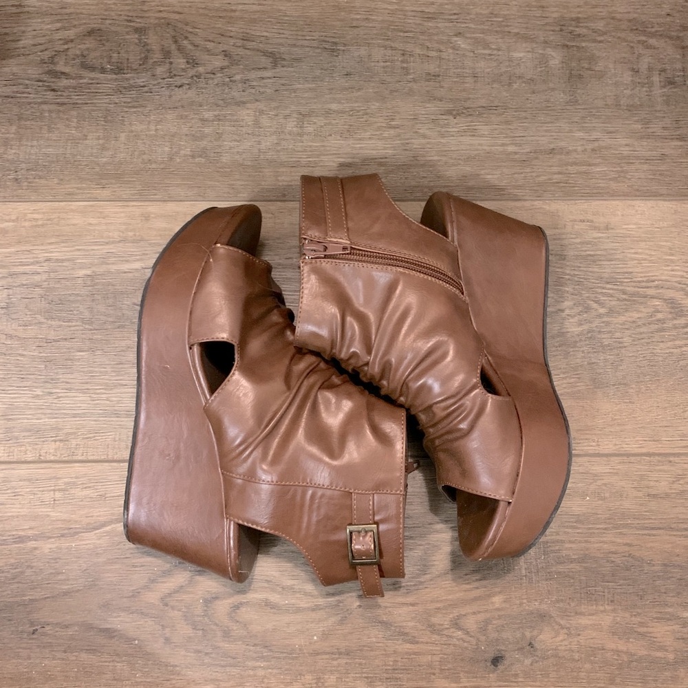Pierre Dumas wedges